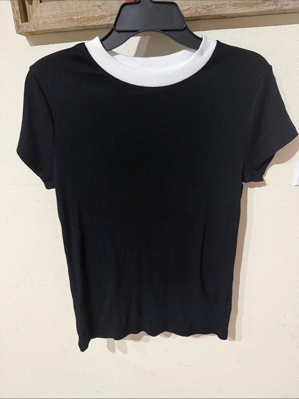 A New Day Black Short-Sleeve Ringer Ribbed Stretchy Tee with White Collar